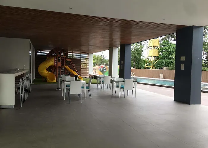 1 Bed Condominium 4*